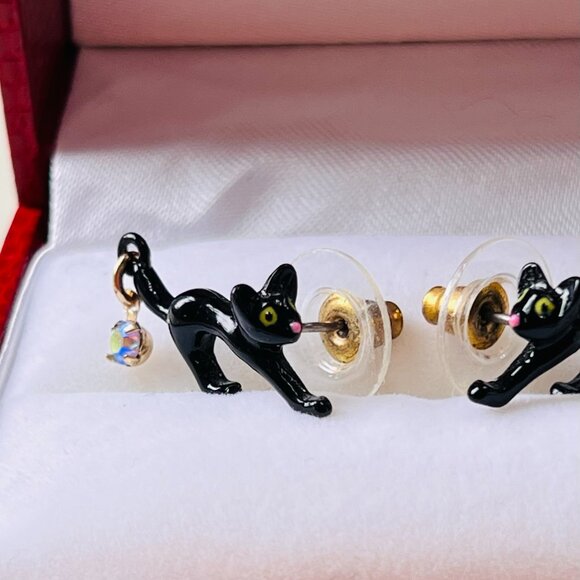 Little Playful Black Cat Earrings - Picture 3 of 3